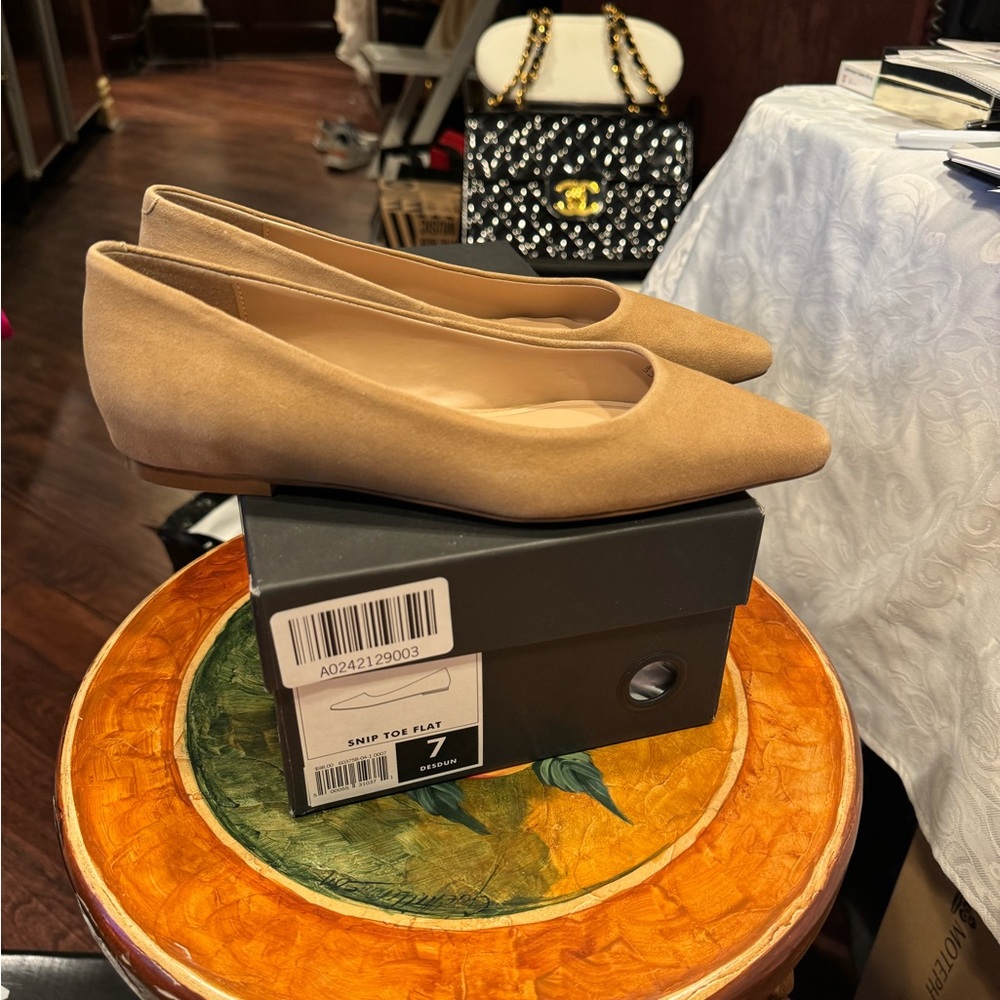 Banana Republic flats New never worn